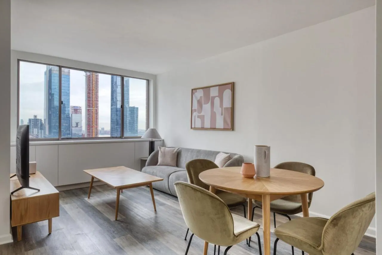 Apartment Ferienwohnung Midtown West 2Br W Doorman Gym Wd Nr Times Sq Nyc-1068 New York USA