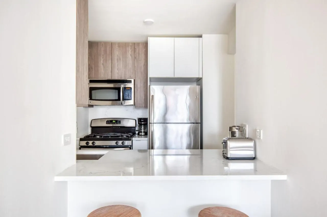 Apartment Ferienwohnung Midtown West 2Br W Doorman Gym Wd Nr Times Sq Nyc-1068 New York
