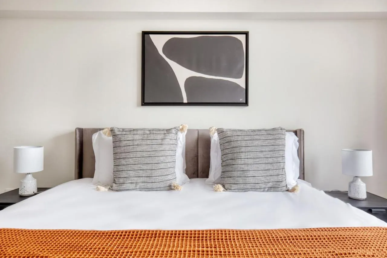 Ferienwohnung Midtown West 2Br W Doorman Gym Wd Nr Times Sq Nyc-1068 New York Apartment