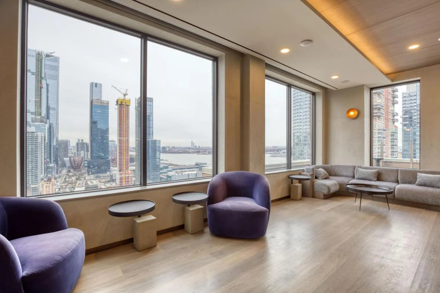 Apartment Ferienwohnung Midtown West 2Br W Doorman Gym Wd Nr Times Sq Nyc-1068 New York